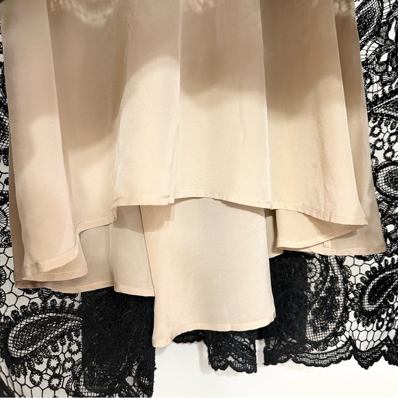 Amber Sakai Embroidered Lace Appliqué Oversized Flowy High Low Dress - Picture 12 of 15